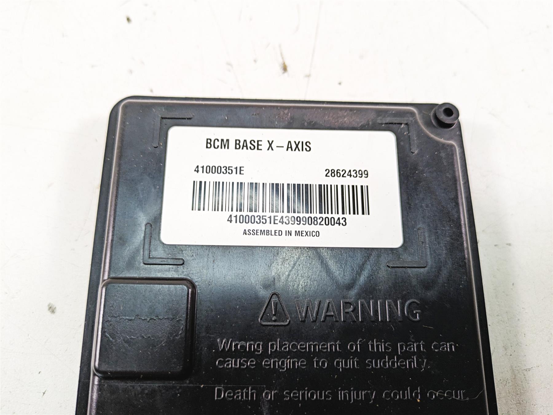 2019 Harley XL883N Sportster Iron Bcm Body Ctrl Module X-Axis -Crack 41000351E {{ shop.shopifyCountryName }} - Mototech271