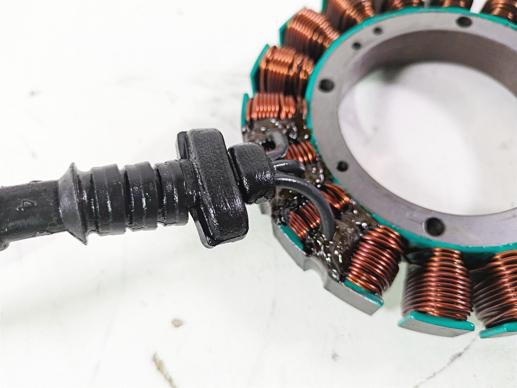 2004 Harley Softail FLSTF Fat Boy Ignition Stator Alternator 30017-01B {{ shop.shopifyCountryName }} - Mototech271