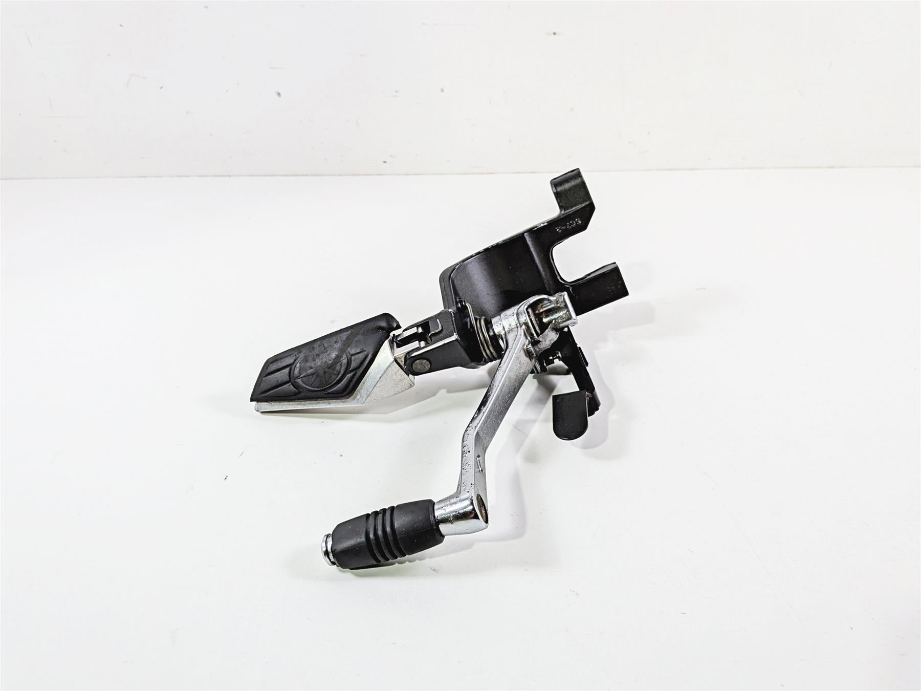 2012 Yamaha XV1900 Raider S Right Foot Peg & Brake Pedal 5C7-27420-00-00 {{ shop.shopifyCountryName }} - Mototech271