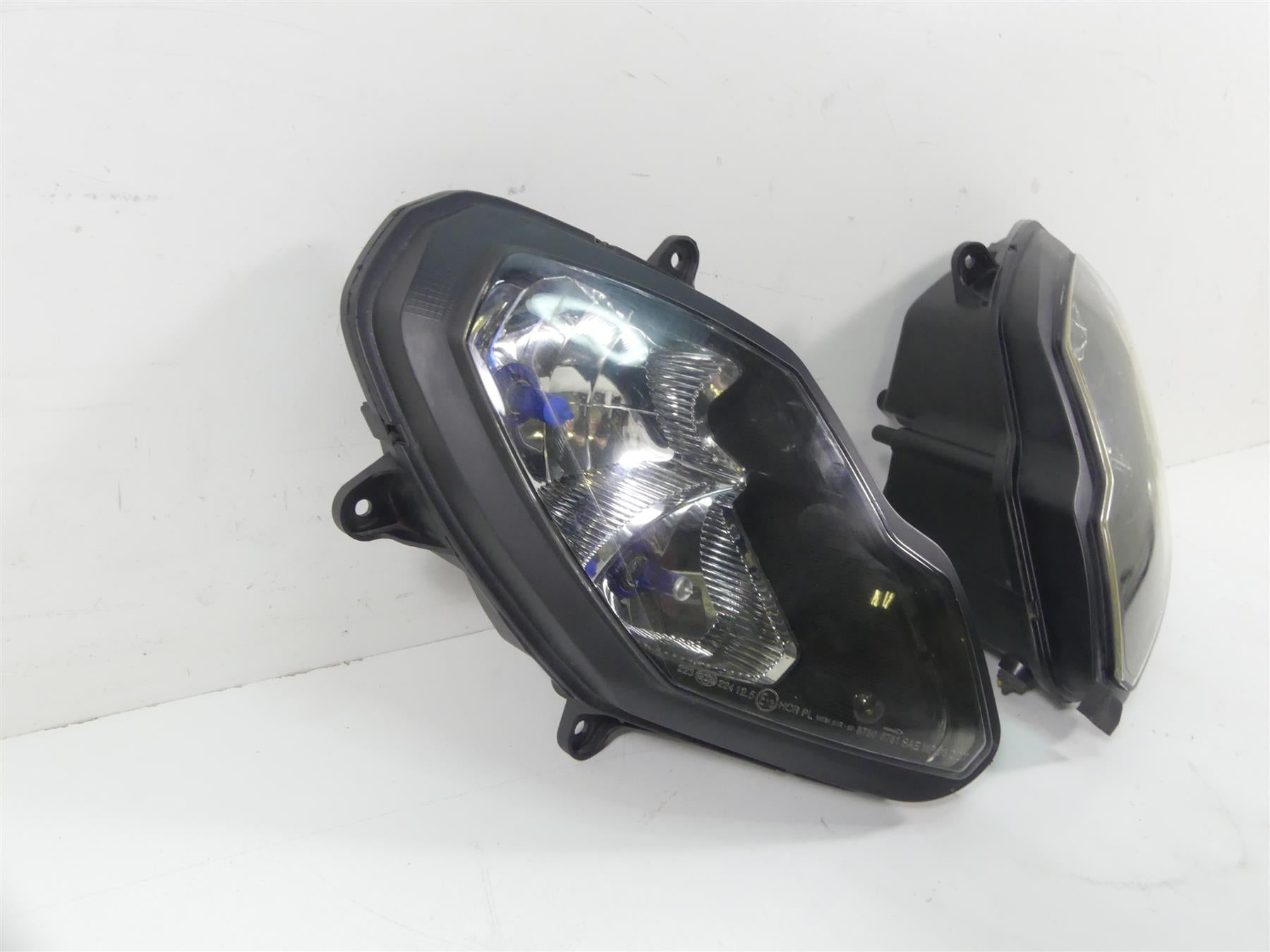 2004 Aprilia RSV1000 R Mille Front Head Lamp Headlight Set AP8127152 AP8127283 {{ shop.shopifyCountryName }} - Mototech271