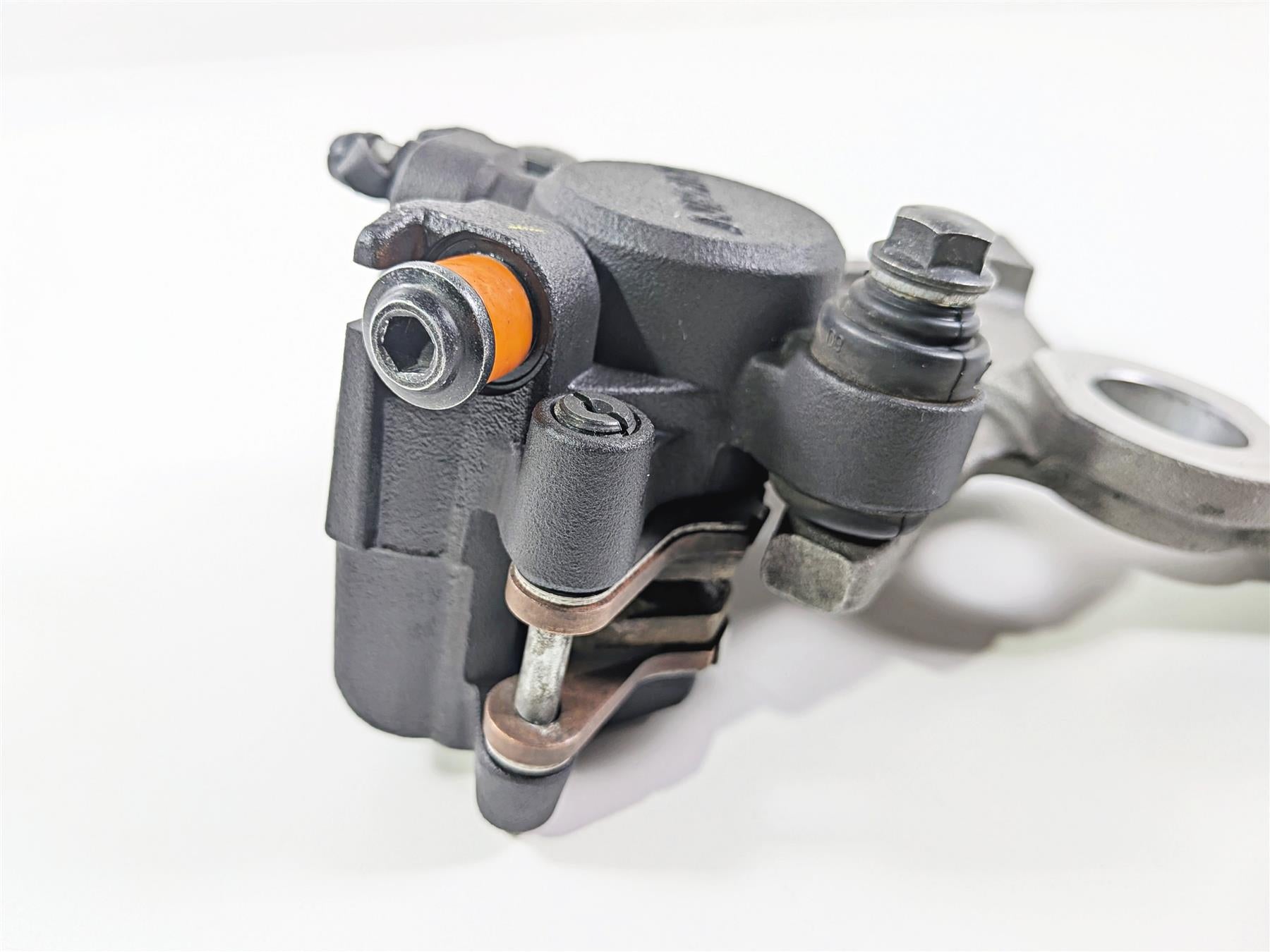 2023 Yamaha MT10 MTN1000 Rear Brake Caliper & Bracket Nissin B67-2580W-00-00 {{ shop.shopifyCountryName }} - Mototech271