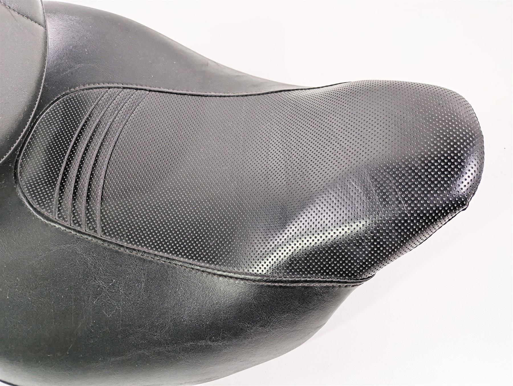 2009 Harley Touring FLHX Street Glide Dual Rider Seat Saddle + Backrest 52320-09 {{ shop.shopifyCountryName }} - Mototech271