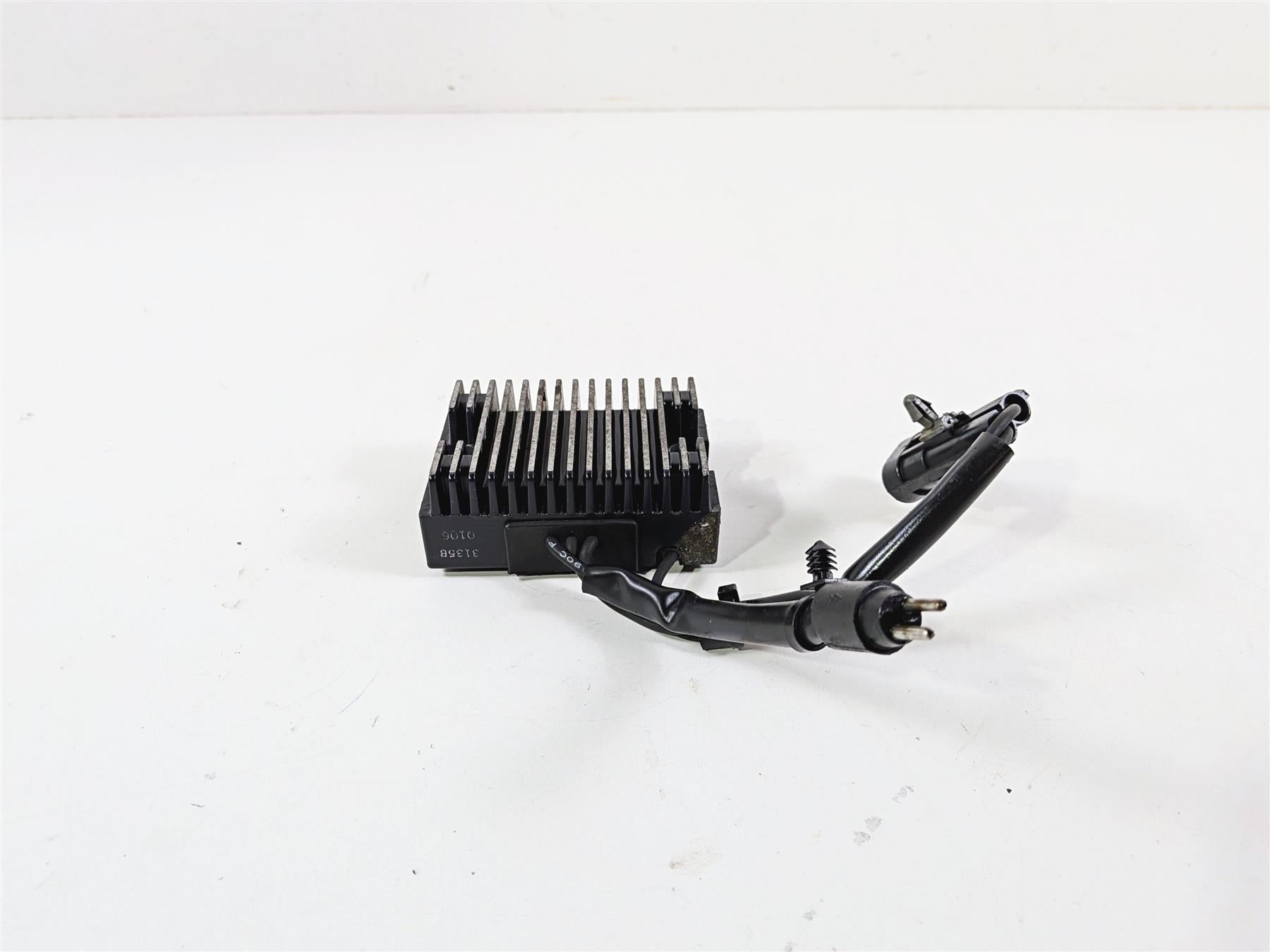 2006 Harley Sportster XL883 Low Rectifier Voltage Regulator 74523-04 {{ shop.shopifyCountryName }} - Mototech271
