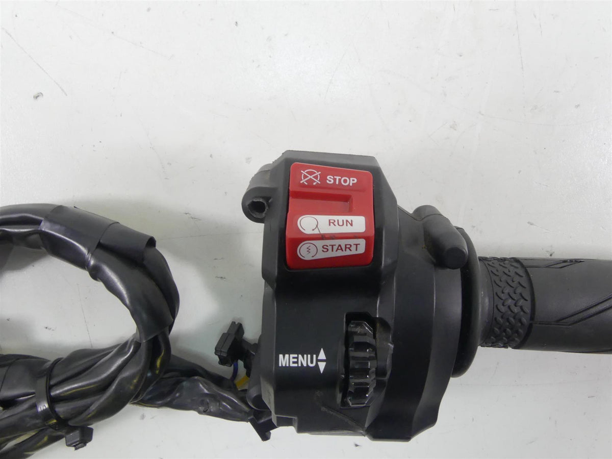 2022 Yamaha MT09 FZ09 Right Control Switch & Throttle Set - Read B7N-26240-00-00 {{ shop.shopifyCountryName }} - Mototech271