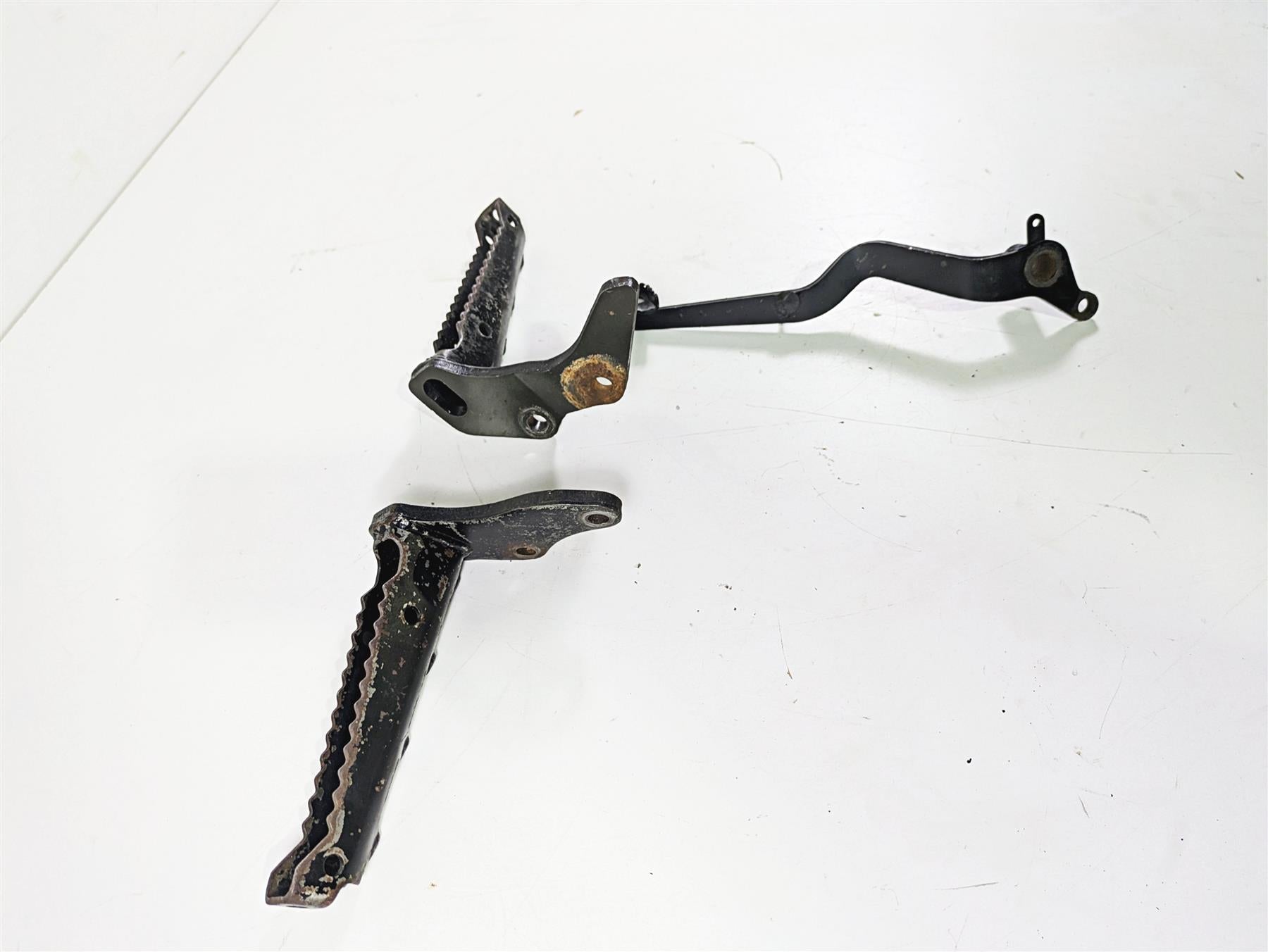 2001 Yamaha Banshee YFZ350 Footrest Foot Peg Brake Pedal Set 3GG-27411-01-00 {{ shop.shopifyCountryName }} - Mototech271