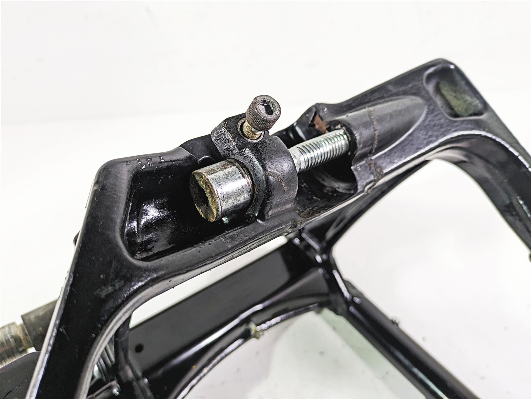 2021 Harley Softail FLSL Slim Rear Swingarm Swing Arm & Guards 47400099BHP {{ shop.shopifyCountryName }} - Mototech271