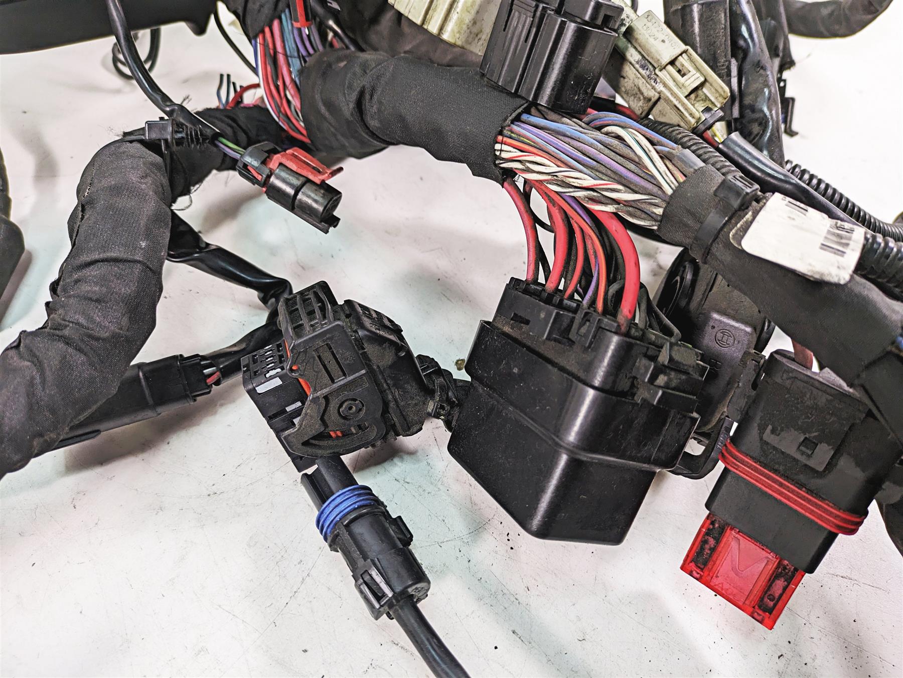 2014 Harley Touring FLHTK Electra Glide Main Wiring Harness Abs - Read 69200118 {{ shop.shopifyCountryName }} - Mototech271