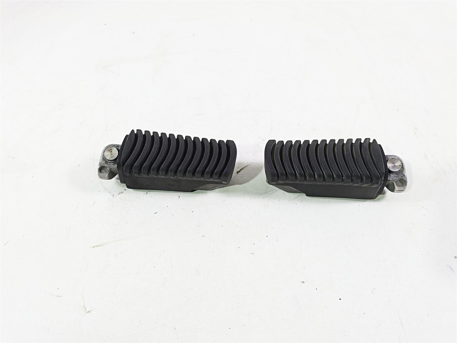 2009 BMW R1200GS K255 Adv Rear Passenger Foot Peg Set 46712310403 46712310404 {{ shop.shopifyCountryName }} - Mototech271