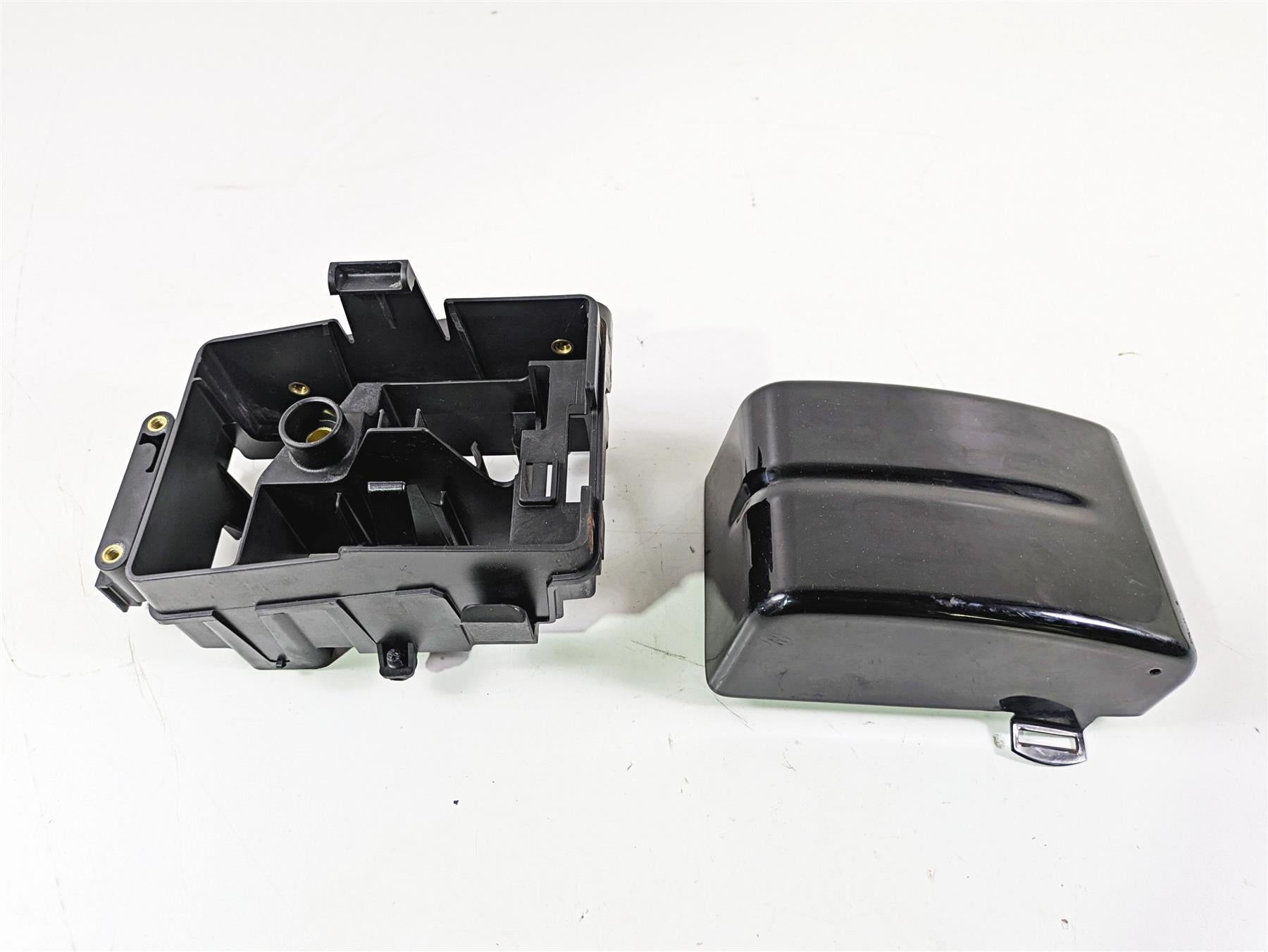 2015 Harley FXDF Dyna Fat Bob Electric Tray & Black Cover 70367-12 66361-12