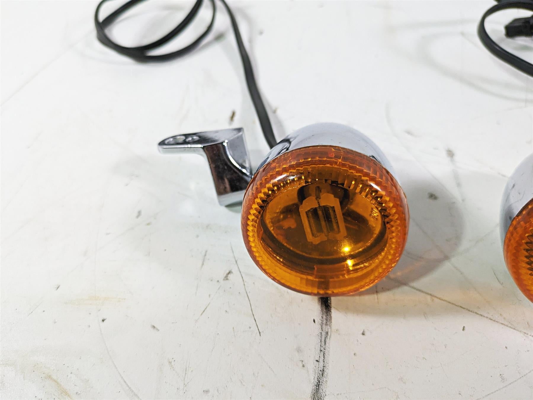 2012 Harley FLD Dyna Switchback Chrome Front Turn Signal Blinker Set 68972-00 {{ shop.shopifyCountryName }} - Mototech271