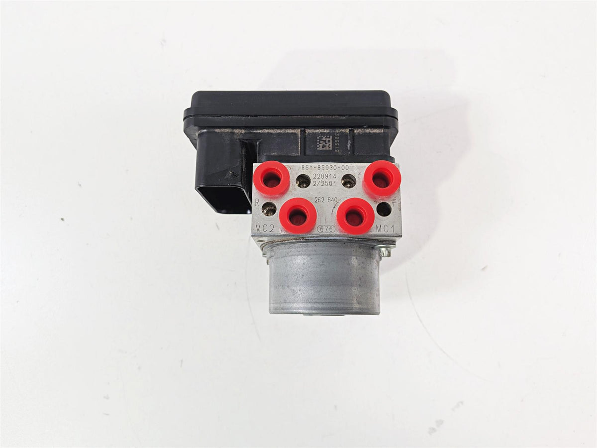 2023 Yamaha MT10 MTN1000 Abs Brake Pump Unit Module B5Y-85930-00 {{ shop.shopifyCountryName }} - Mototech271