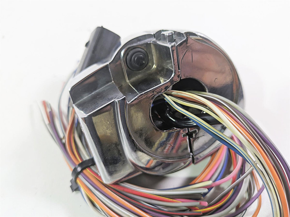 2010 Harley Touring FLHXSE CVO Street Glide Right Hand Control Switch 71684-06A {{ shop.shopifyCountryName }} - Mototech271