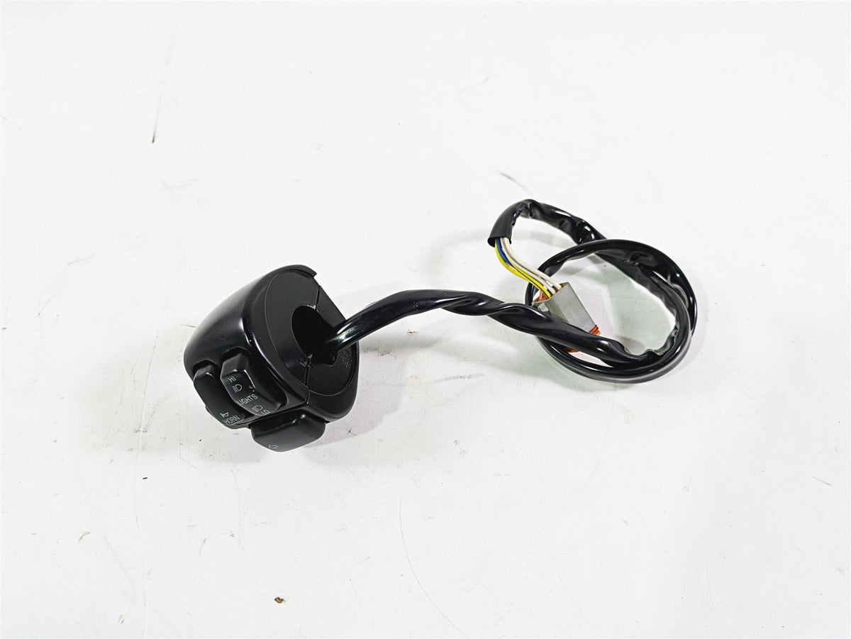2006 Harley VRSCR Street V-Rod Left Hand Control Switch 71682-06A 71685-06A {{ shop.shopifyCountryName }} - Mototech271