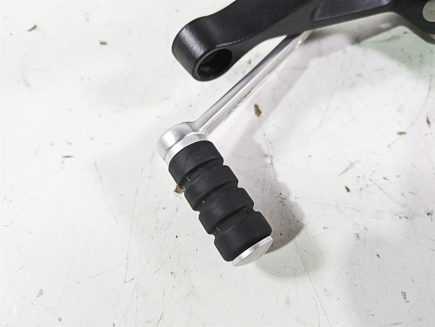 2023 Triumph Street Triple 765 RS Left Rider Footpeg & Shifter T2088021 T2089751 {{ shop.shopifyCountryName }} - Mototech271