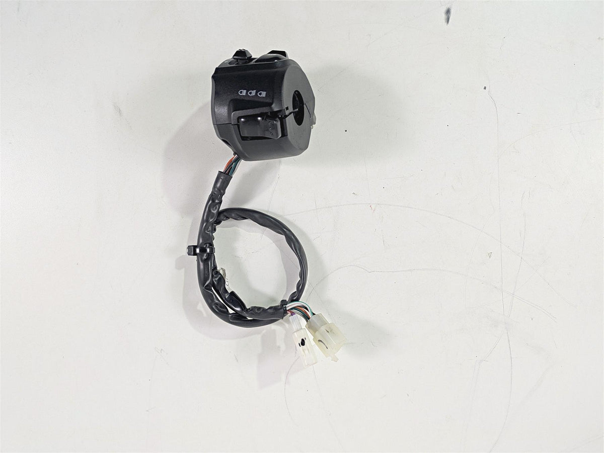 2017 Aprilia RSV 1100 Tuono V4 Factory Left Hand Light Control Switch 2D0002965 {{ shop.shopifyCountryName }} - Mototech271