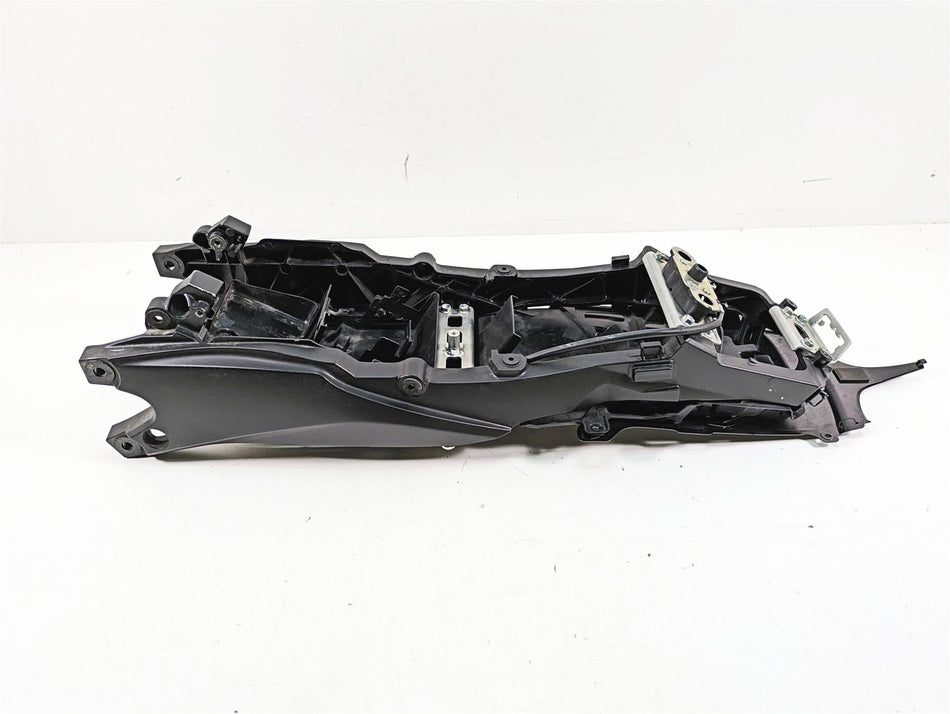 2022 Suzuki GSXR 750 Subframe Inner Fender Set 41211-14J00-YUG 41221-14J00-YUG {{ shop.shopifyCountryName }} - Mototech271