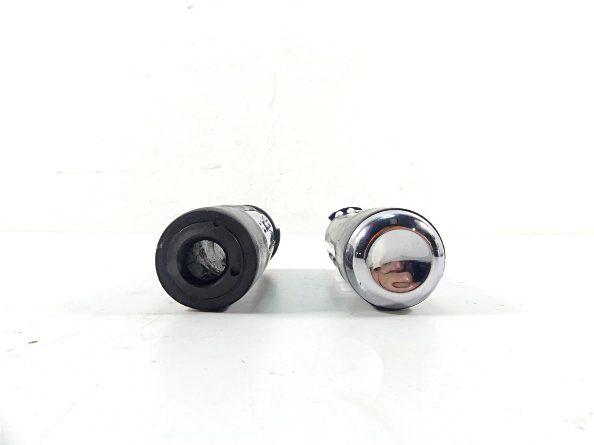 2007 Harley Touring FLHRSE CVO Road King Left Right Hand Grip Set 57202-07 {{ shop.shopifyCountryName }} - Mototech271