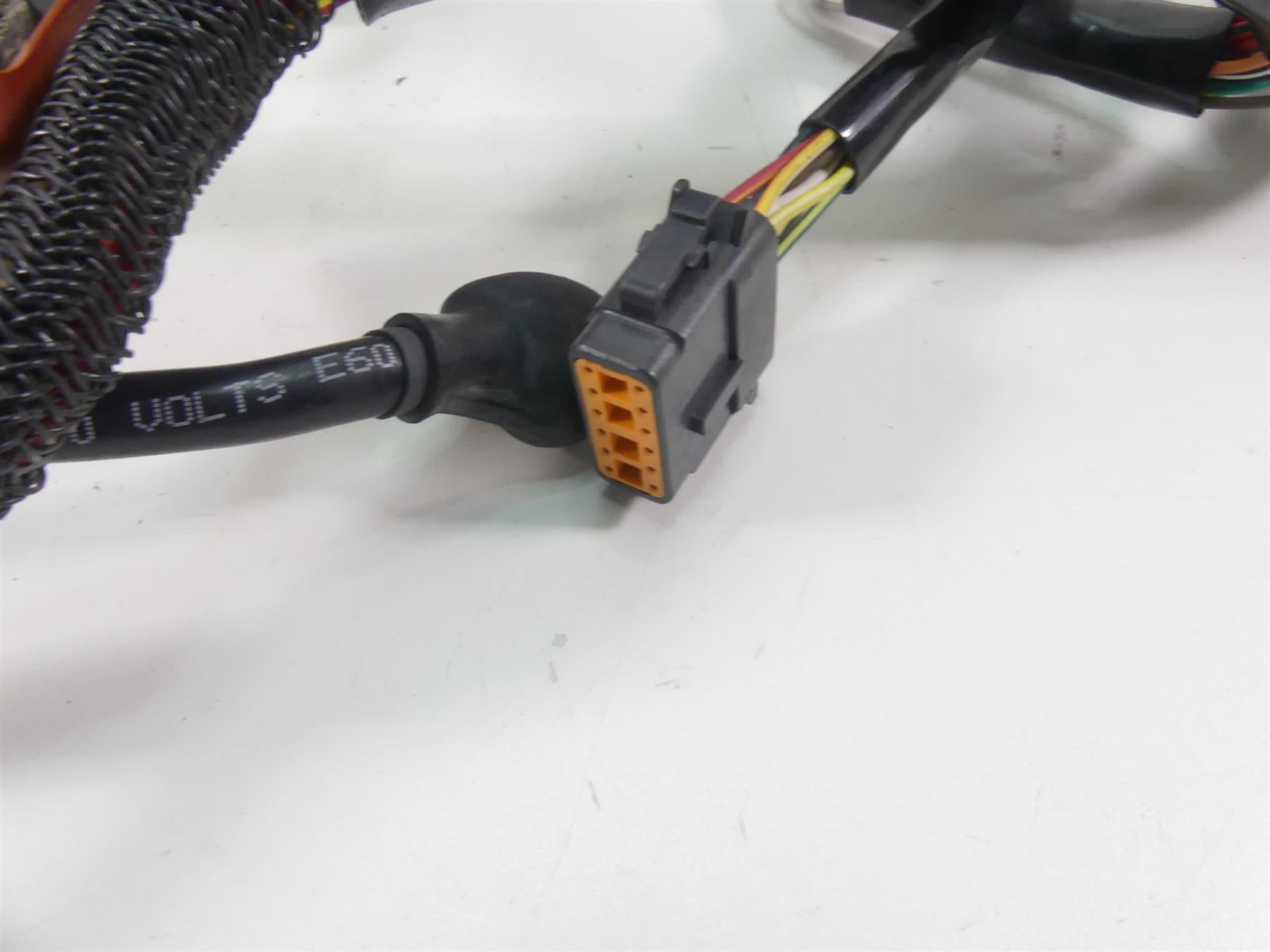 2011 Harley VRSCF Muscle Rod Main Wiring Harness Non Abs Set - No Cuts 70125-08A {{ shop.shopifyCountryName }} - Mototech271