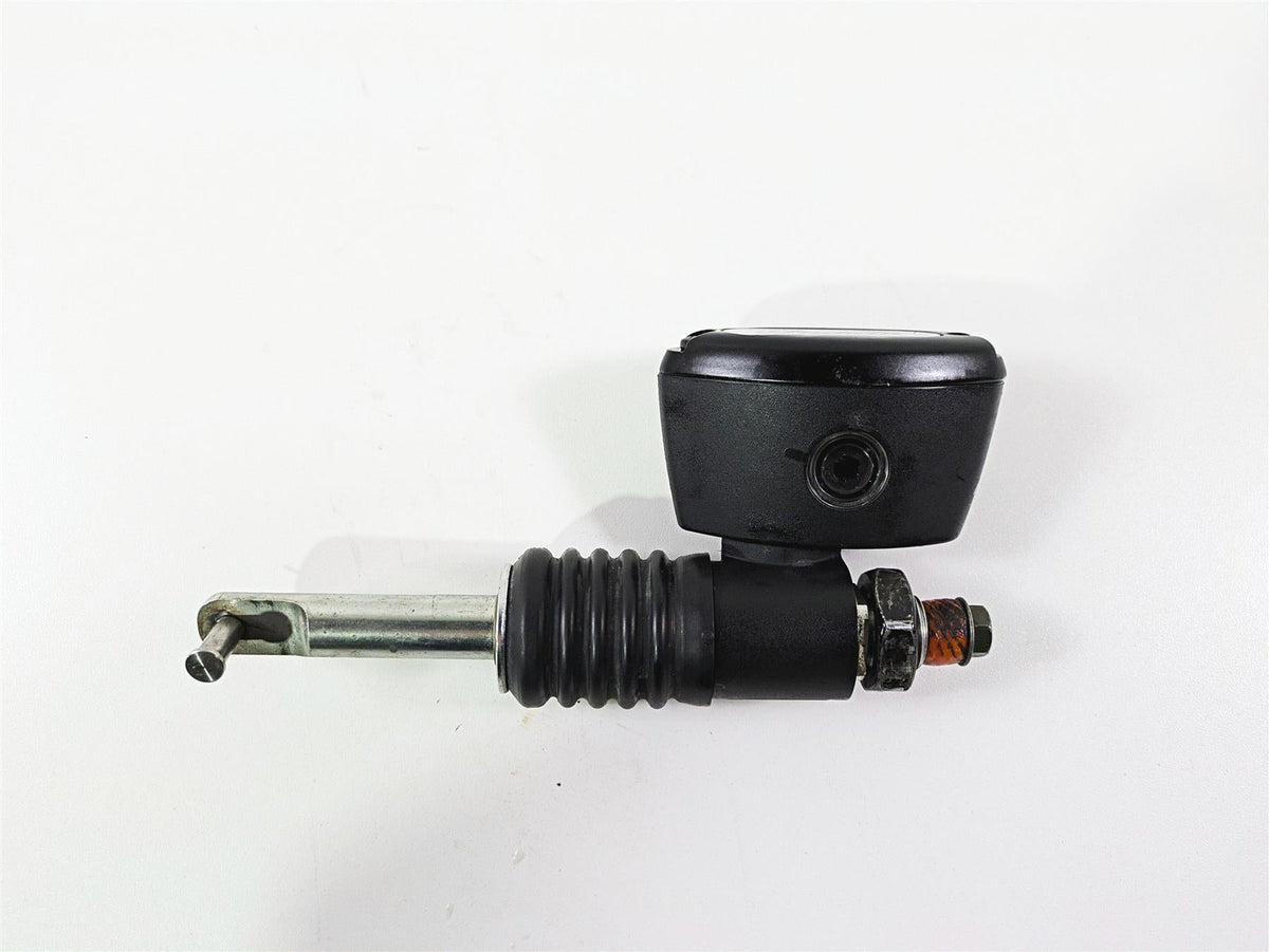 2016 Indian Chief Classic Rear Brake Master Cylinder 2205153 2206306 1911990-463 {{ shop.shopifyCountryName }} - Mototech271