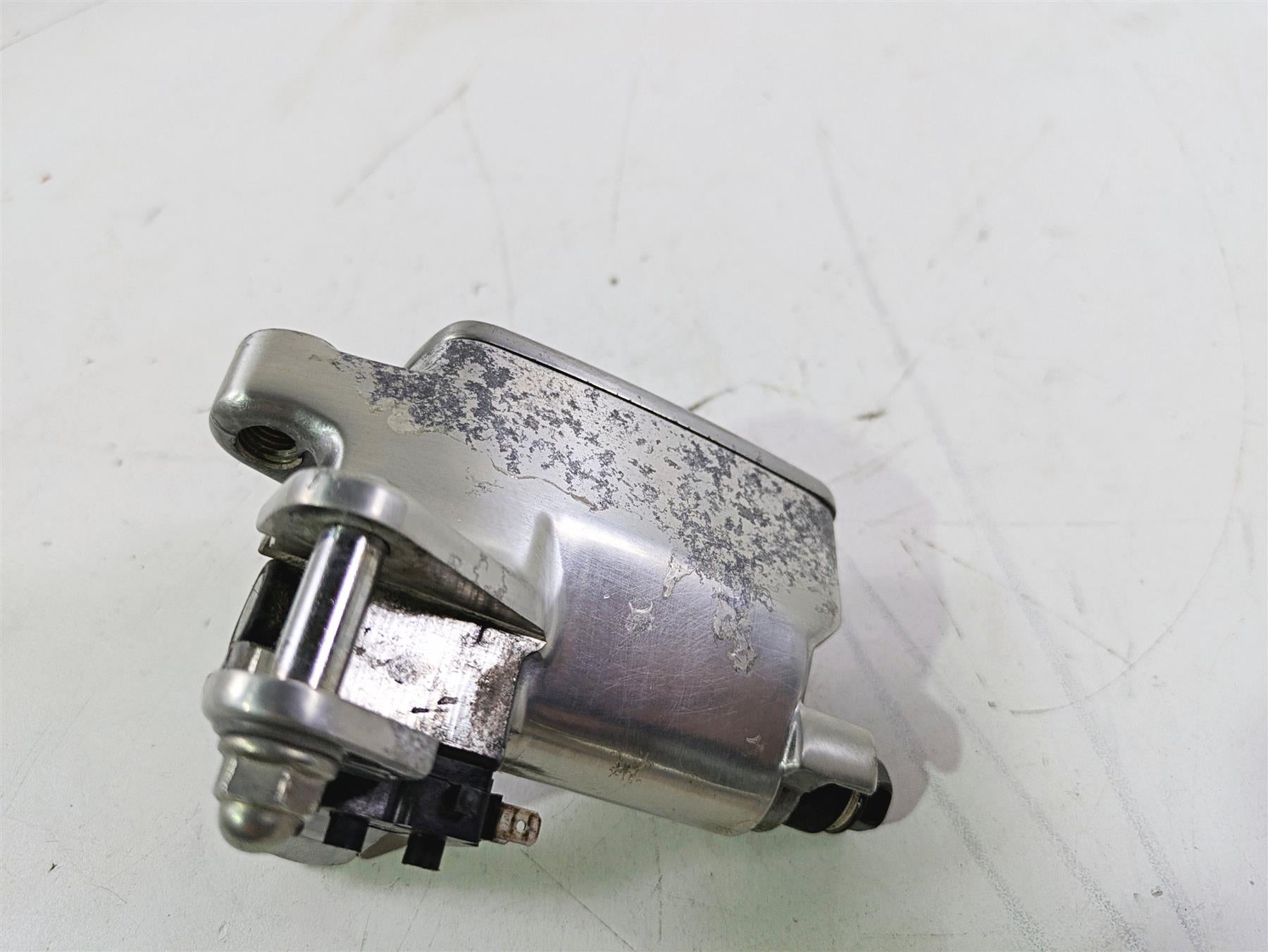 2002 Honda V-Twin VTX1800 C Front Brake Master Cylinder 45510-MZ0-A41 {{ shop.shopifyCountryName }} - Mototech271