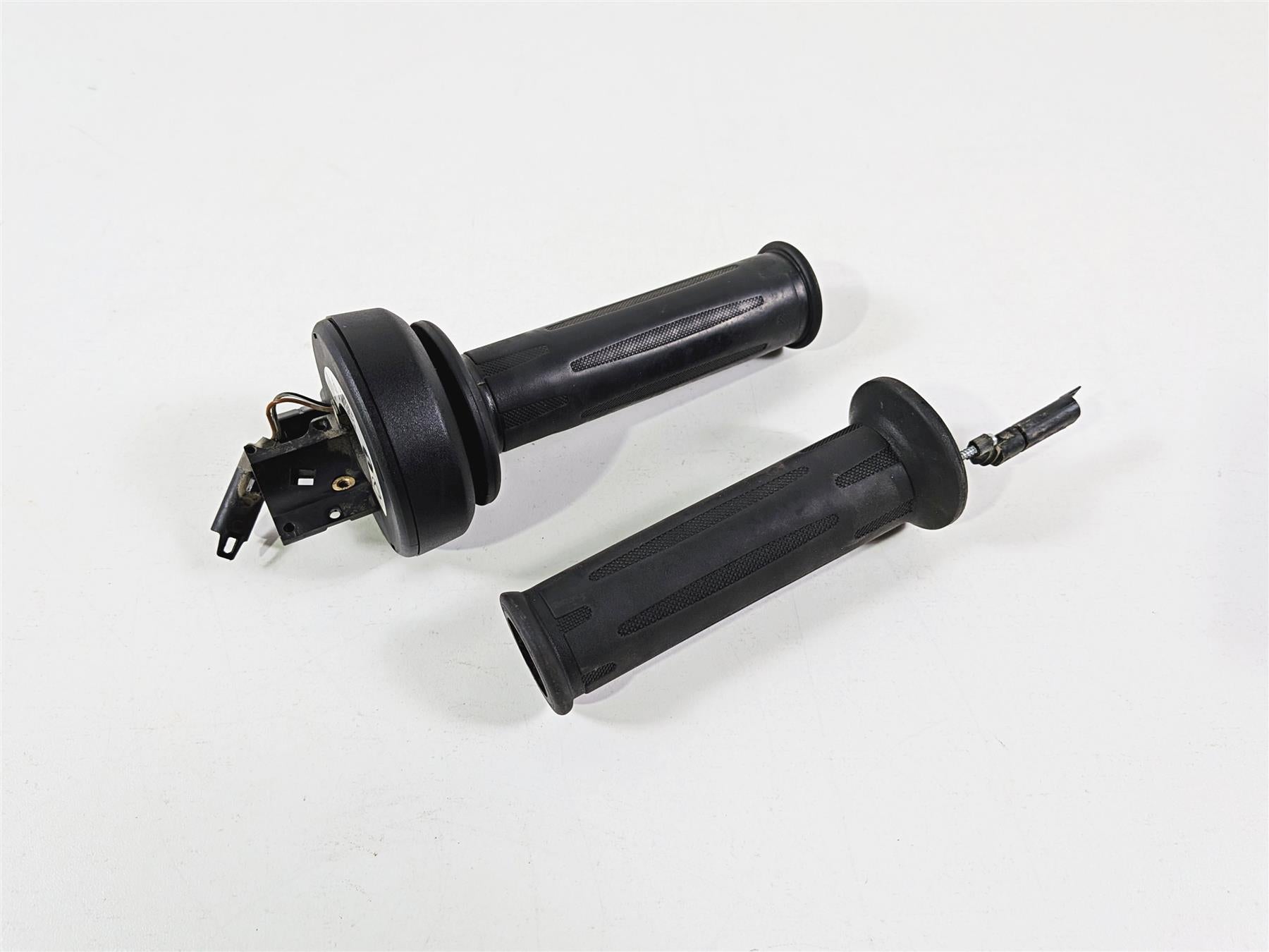 2023 BMW F850GS K81 Left Right Hand Heated Cruise Grip Set 61318552120 {{ shop.shopifyCountryName }} - Mototech271