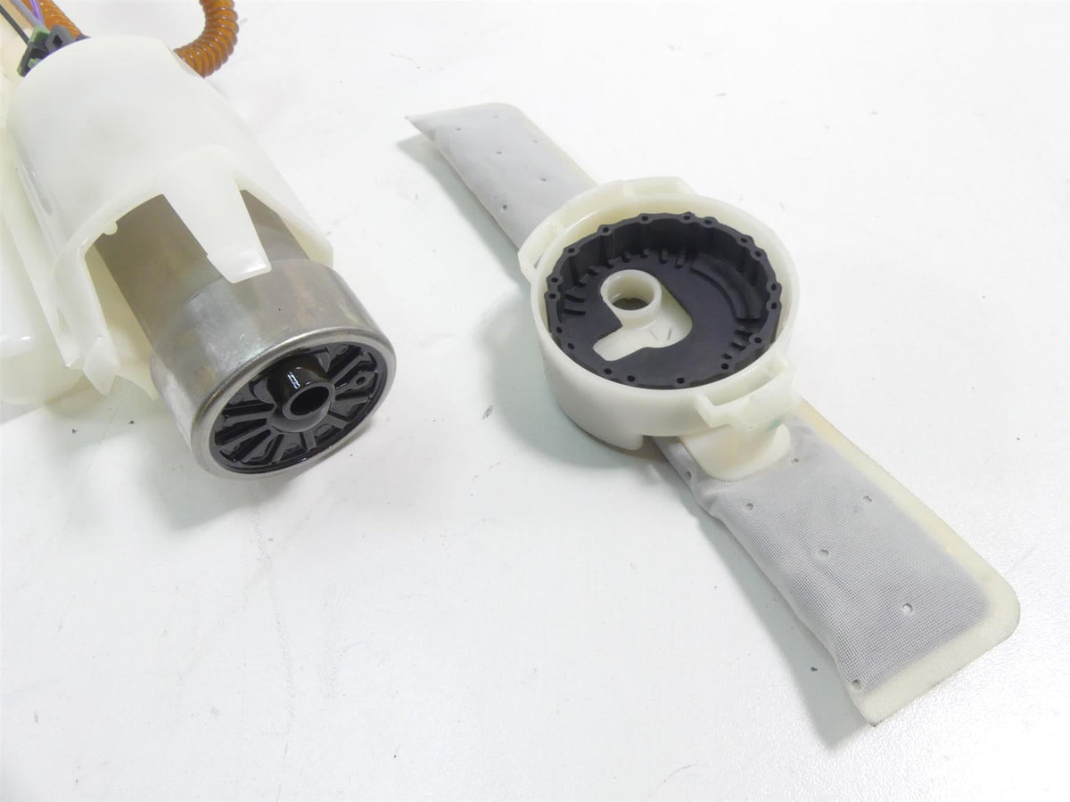 2013 Harley Davidson VRSCF Muscle Fuel Gas Petrol Pump -Tested Video 75310-07 {{ shop.shopifyCountryName }} - Mototech271