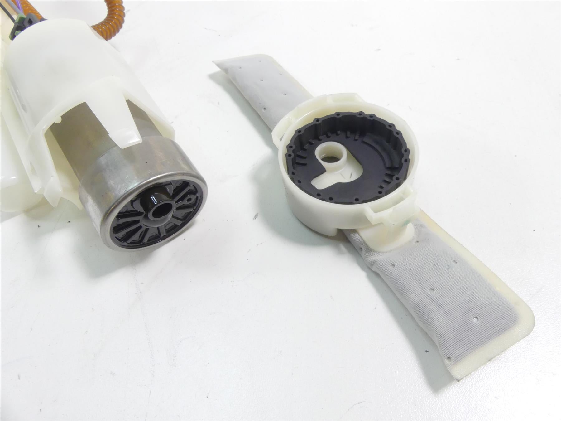 2013 Harley Davidson VRSCF Muscle Fuel Gas Petrol Pump -Tested Video 75310-07 {{ shop.shopifyCountryName }} - Mototech271