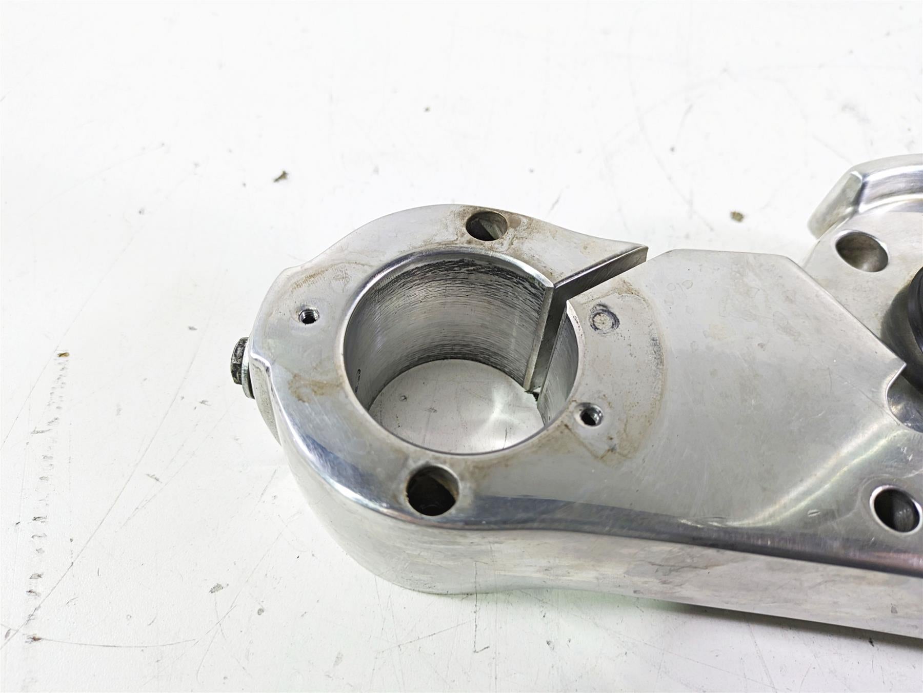 2021 Harley Softail FLSL Slim Lower Triple Tree Steering Clamp 45900162 {{ shop.shopifyCountryName }} - Mototech271