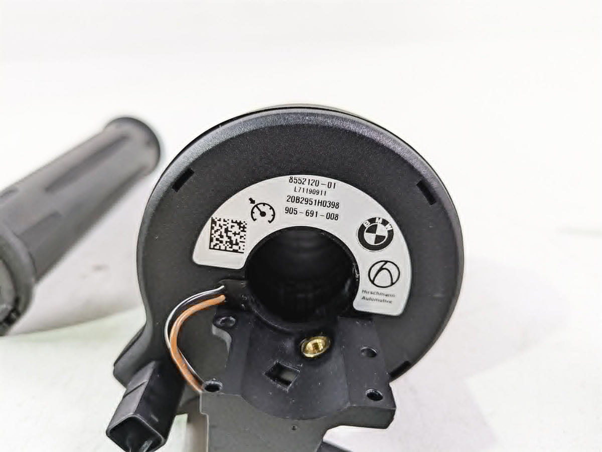 2021 BMW R1250GS K51 Adv Heated Hand Grip Handle Set Cruise READ 61318552124 {{ shop.shopifyCountryName }} - Mototech271