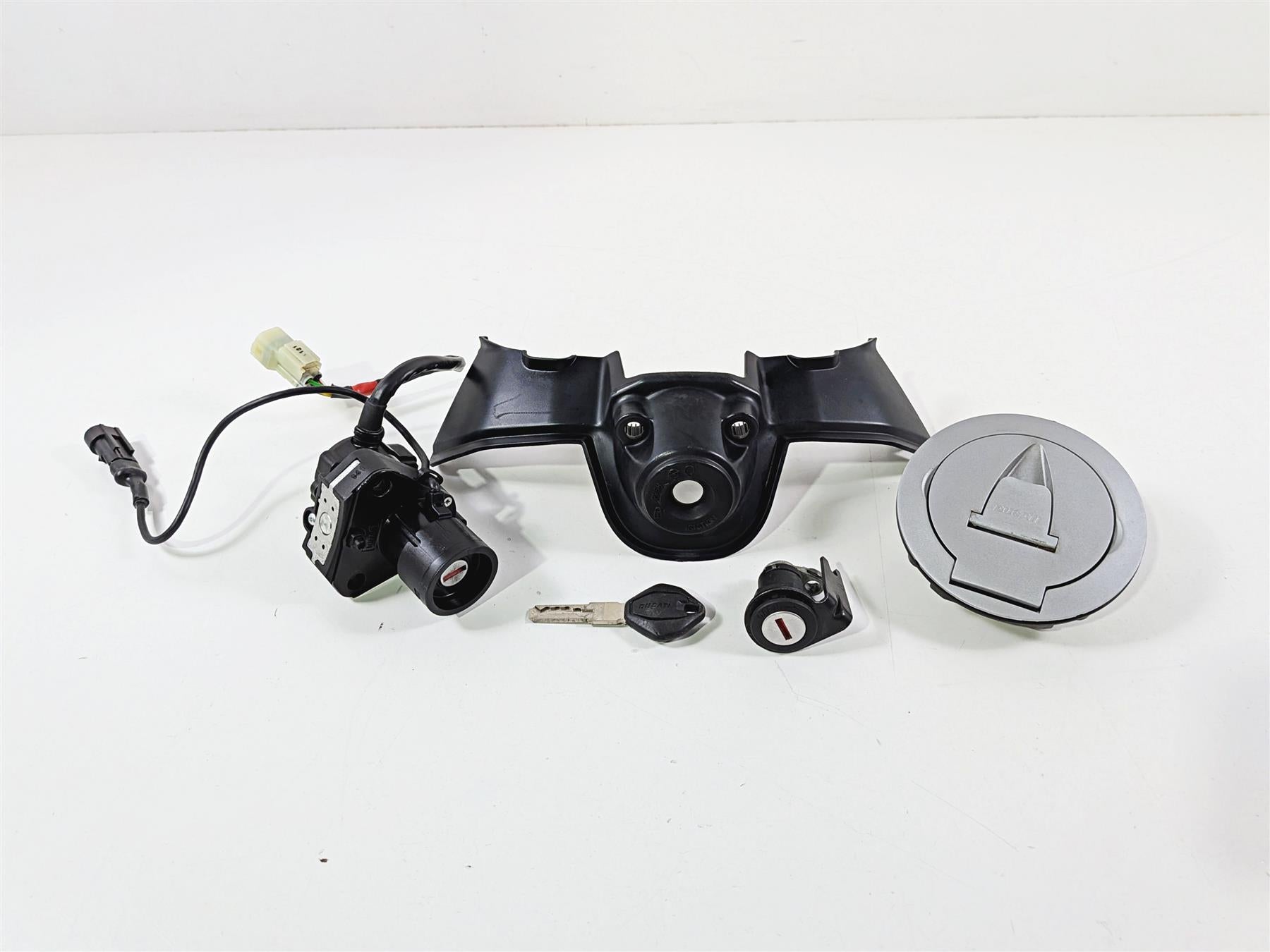2022 Ducati Panigale V4 S V4S Ignition Switch Key Seat Fuel Lid Lock 59822511A-Mototech271