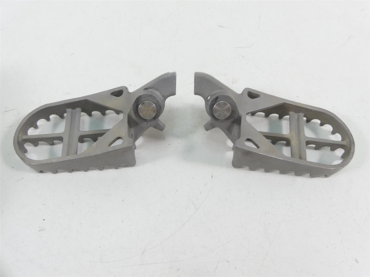 2013 BMW R1200GS K255 Adventure Front Footpeg Foot Peg Rest Set 46717694558 {{ shop.shopifyCountryName }} - Mototech271