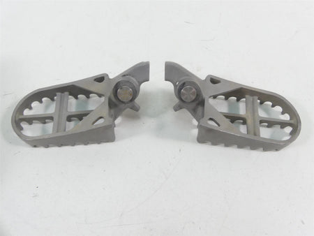 2013 BMW R1200GS K255 Adventure Front Footpeg Foot Peg Rest Set 46717694558 {{ shop.shopifyCountryName }} - Mototech271