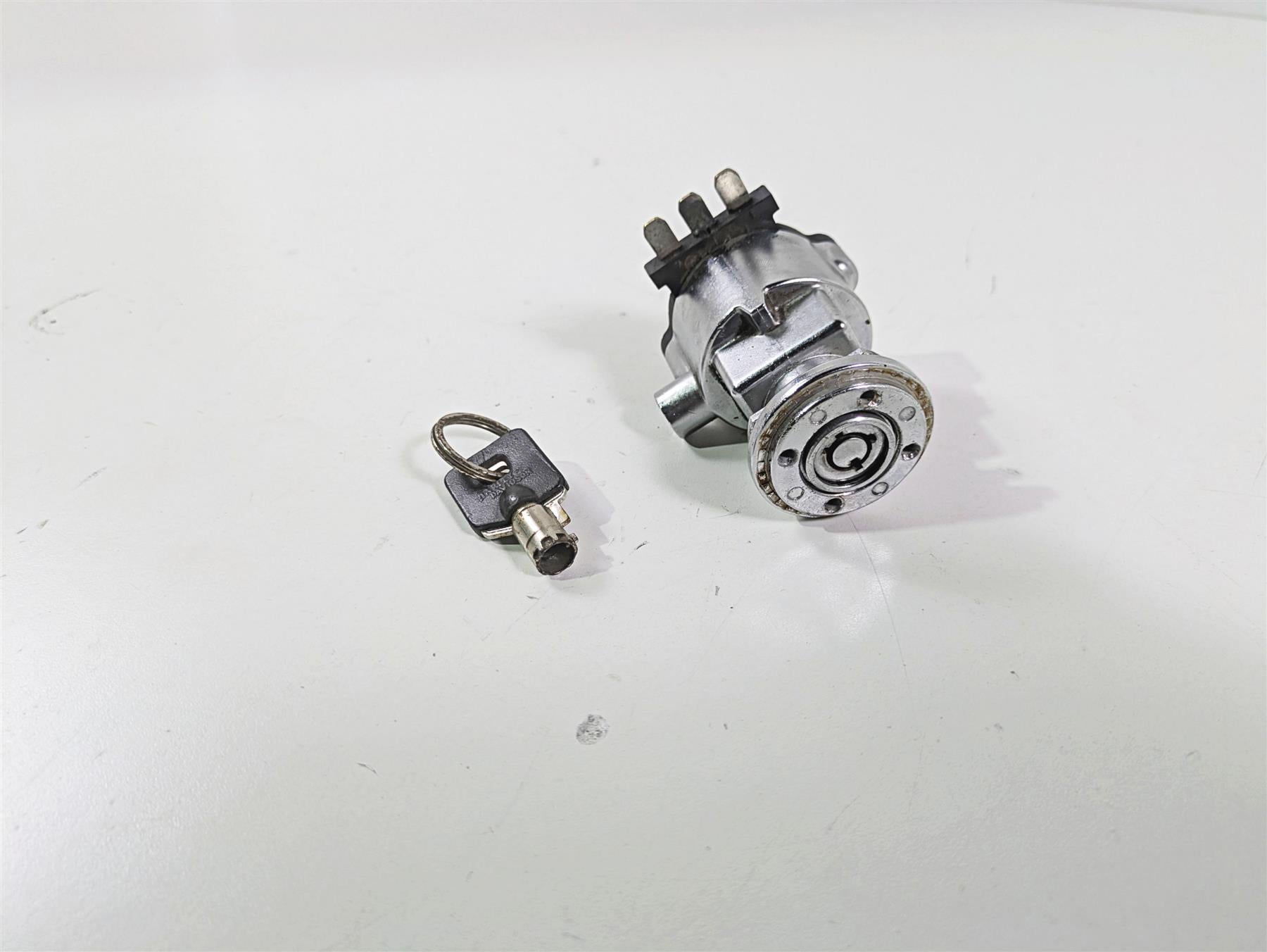 2010 Harley Dyna FXDB Street Bob Ignition Switch Fork Lock & Key Set 71559-06C {{ shop.shopifyCountryName }} - Mototech271