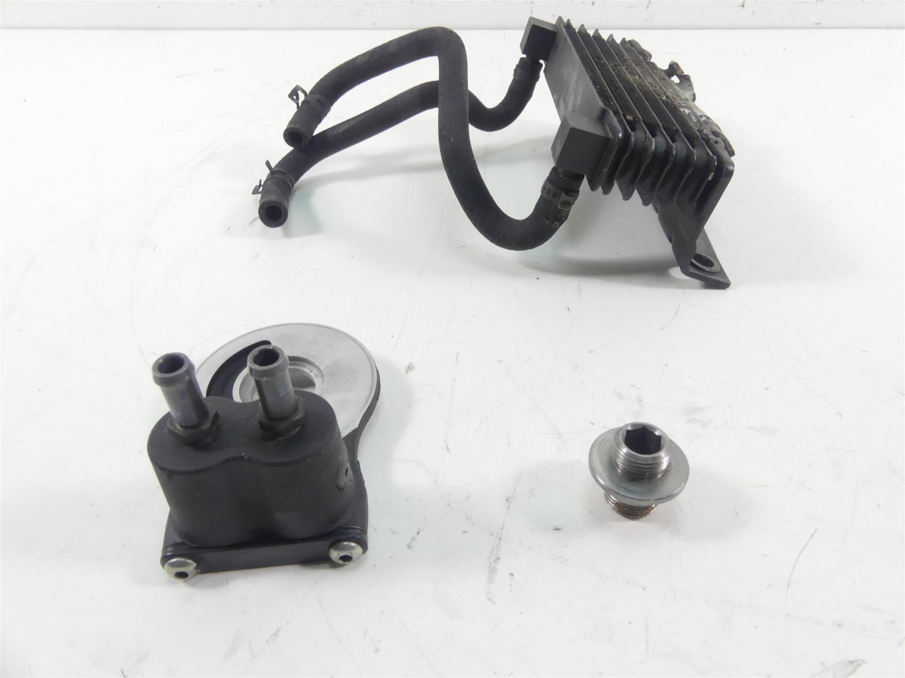 2011 Harley Touring FLTRU Road Glide Oil Cooler Flange Cover Set -Read 63083-11A {{ shop.shopifyCountryName }} - Mototech271