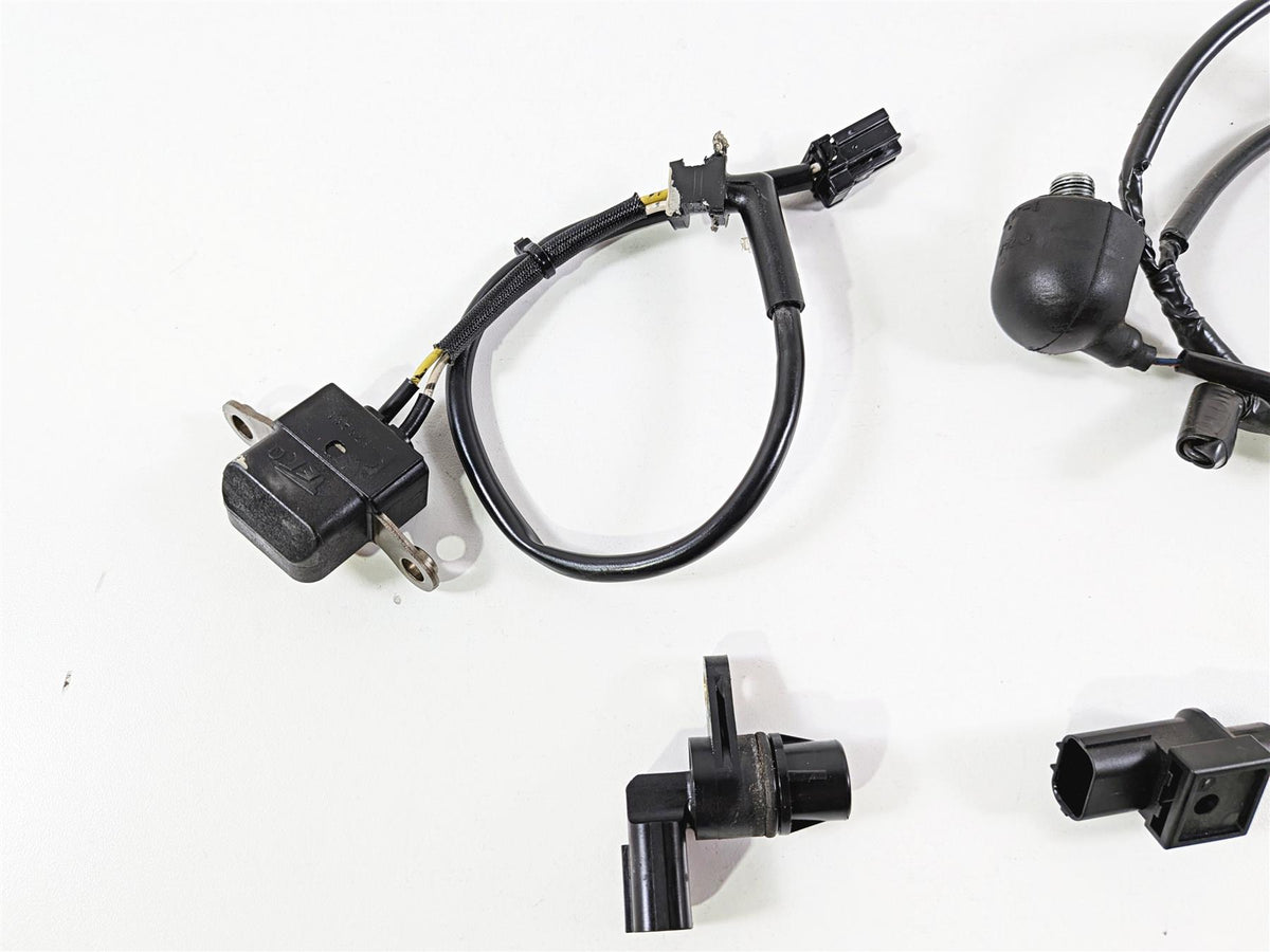 2017 Honda CBR600RR PC40 Knock Timing Crank Position Oil Pressure Sensor Set {{ shop.shopifyCountryName }} - Mototech271