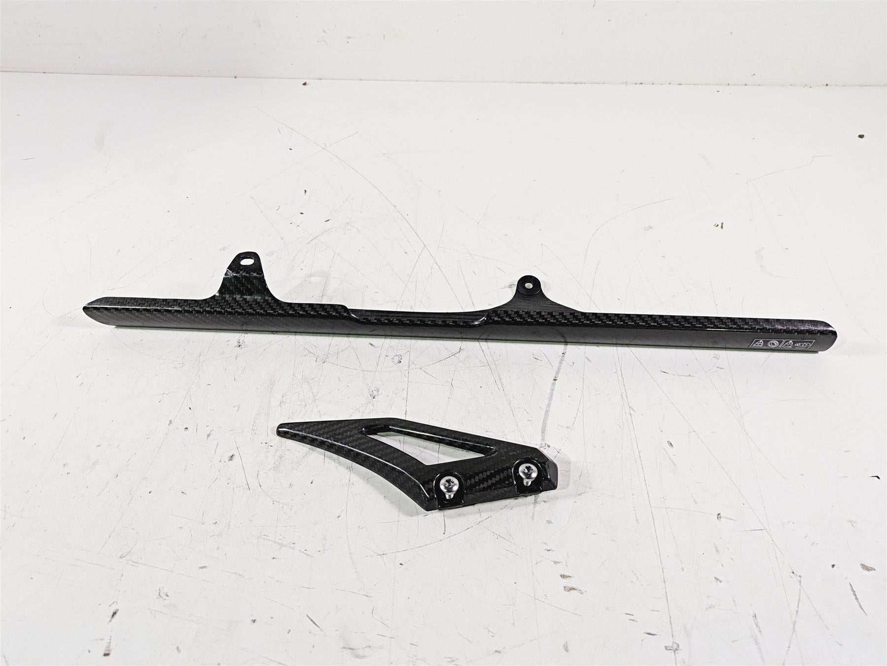2020 Triumph Daytona 765 Moto2 Carbon Fiber Chain Cover Set T2050596 {{ shop.shopifyCountryName }} - Mototech271