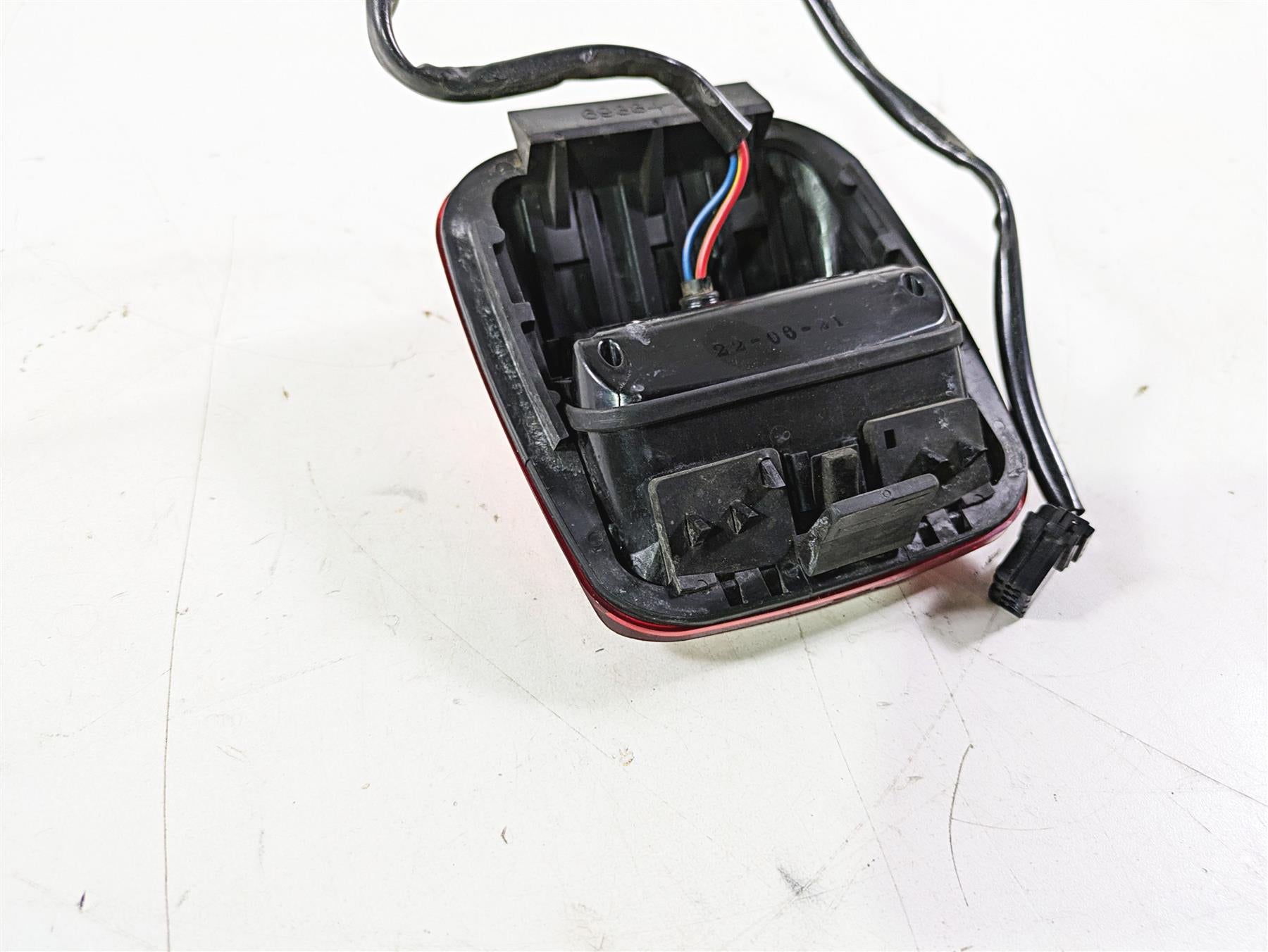 2003 Harley Softail FXSTDI Deuce 100th Taillight Tail Light & Wiring 68354-00A {{ shop.shopifyCountryName }} - Mototech271