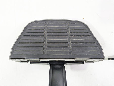 2008 Harley FLSTC 105TH Softail Heritage Right Rear Footboard & Bracket 50483-00 {{ shop.shopifyCountryName }} - Mototech271