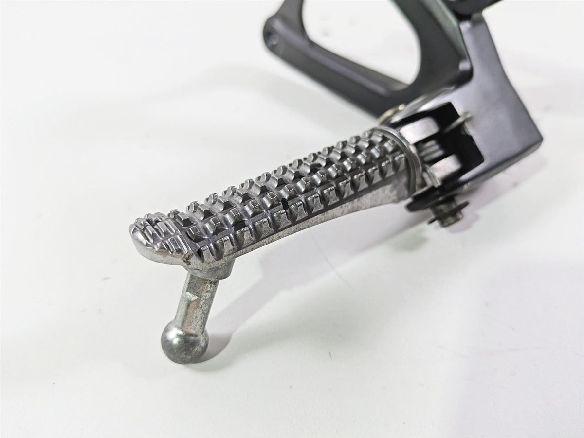 2014 Yamaha YZFR1 R1 RN22 Front Left Footpeg Foot Peg 14B-27442-10-00 {{ shop.shopifyCountryName }} - Mototech271
