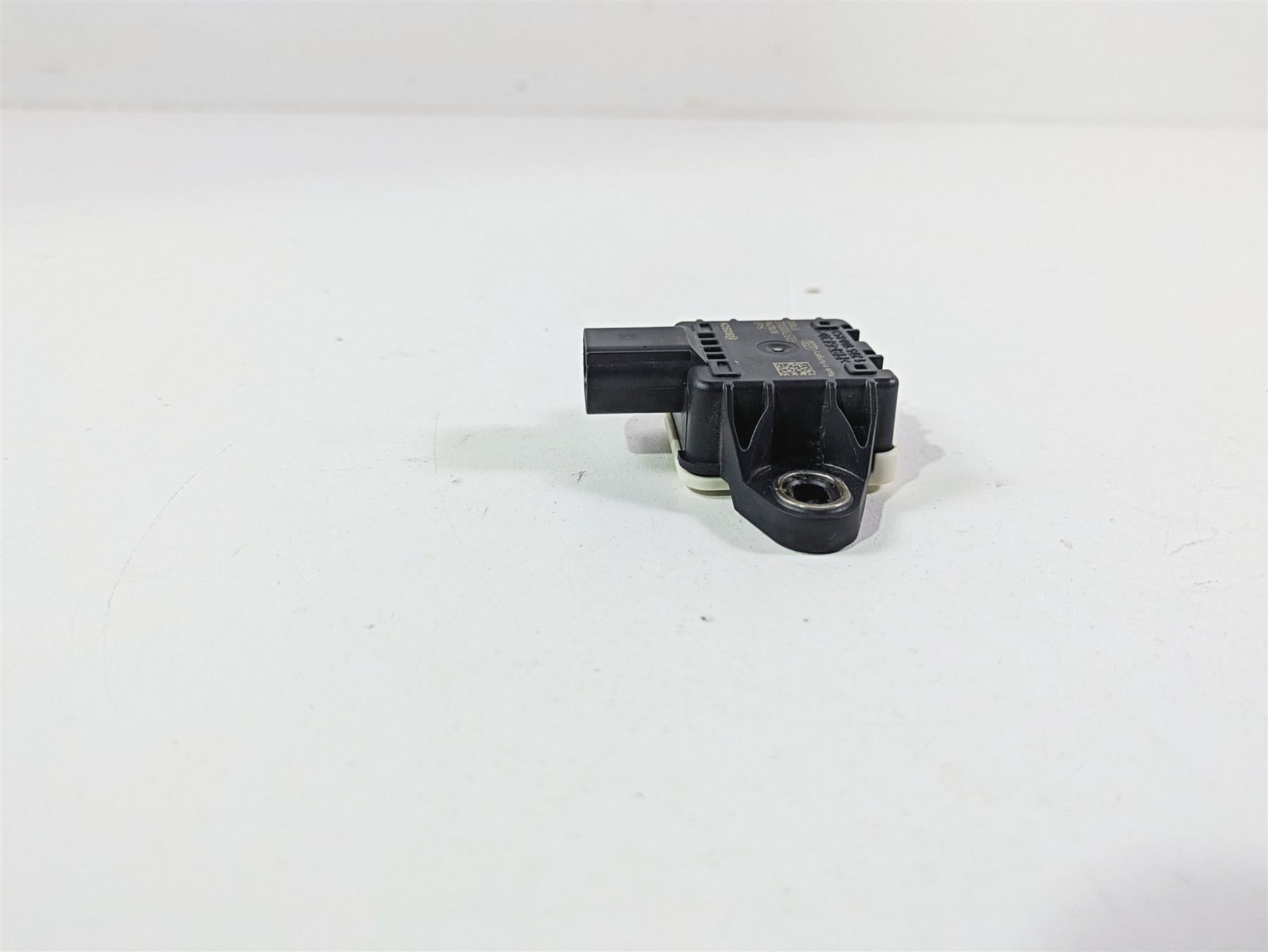 2018 KTM 1290 Super Duke R Fall Lean Angle Sensor Bosch 60342090000 60342090100 {{ shop.shopifyCountryName }} - Mototech271