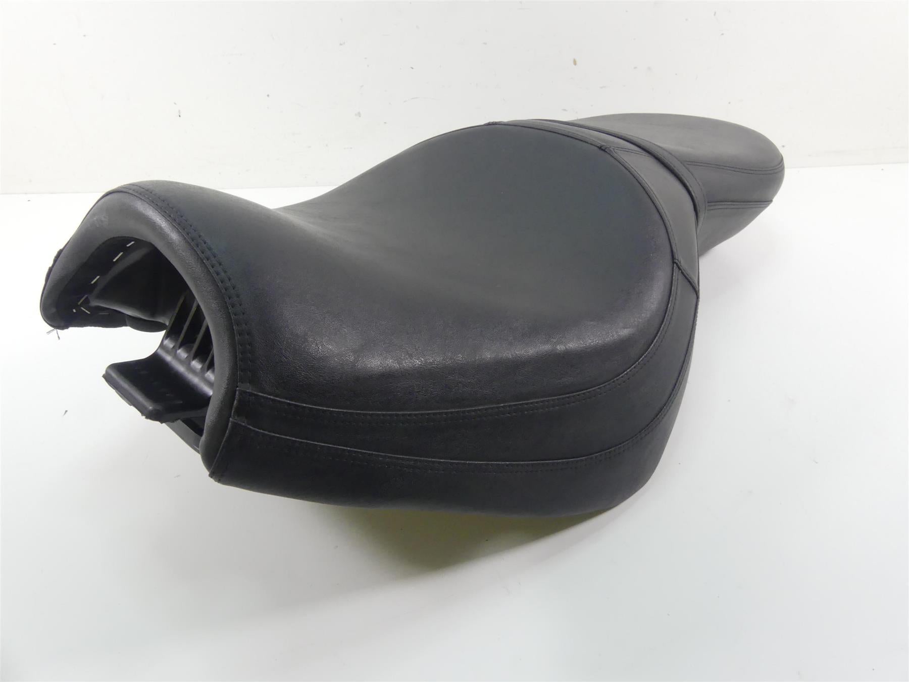 2013 Triumph Rocket 3 Touring Nice Duo Seat Saddle T2301980 {{ shop.shopifyCountryName }} - Mototech271