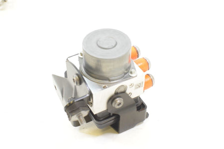 2017 BMW R nine T Pure K22 Abs Brake Module Pump 34518561707 {{ shop.shopifyCountryName }} - Mototech271