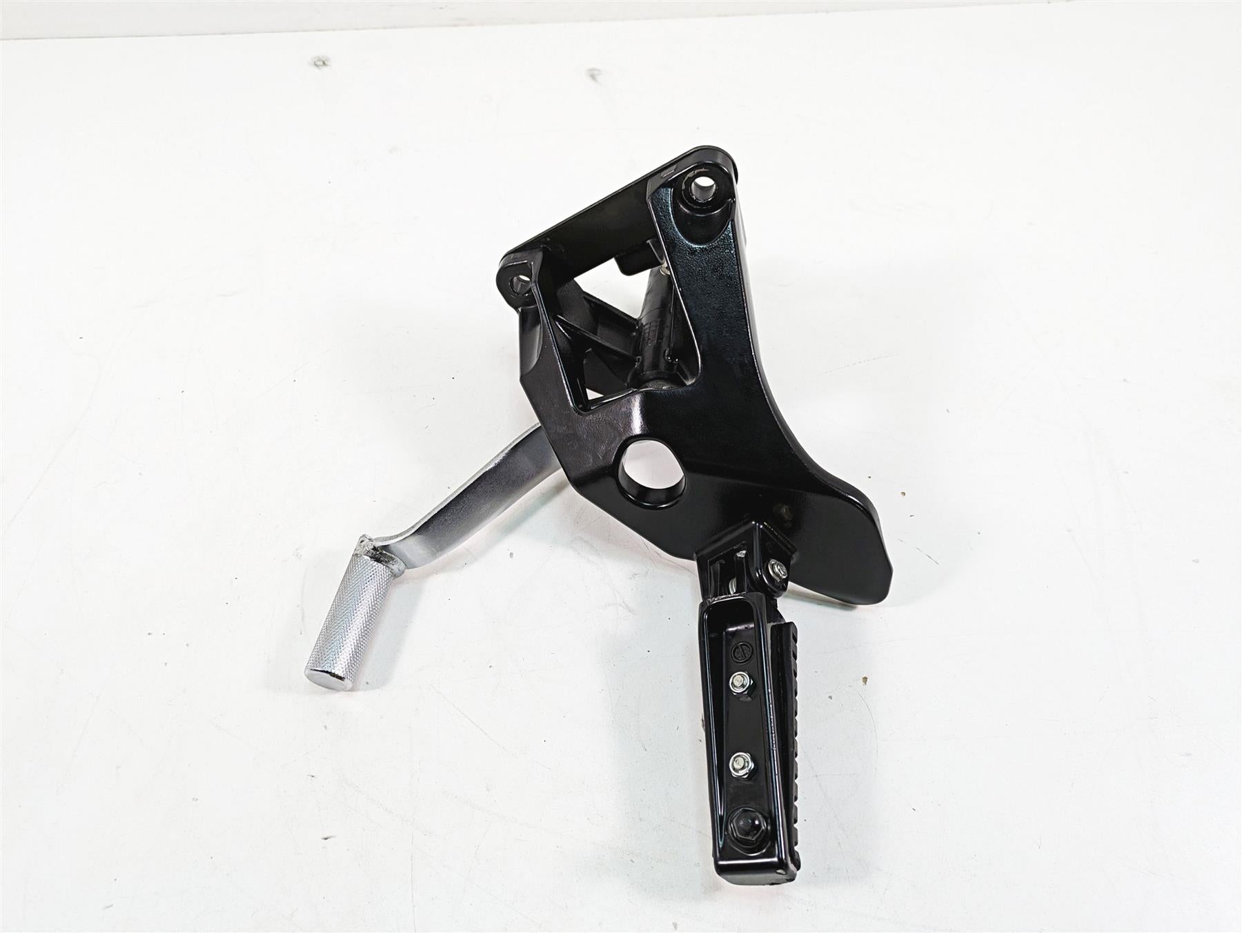 2016 Suzuki M109R VZR1800 Right Front Footpeg & Brake Pedal 43511-48G10 {{ shop.shopifyCountryName }} - Mototech271