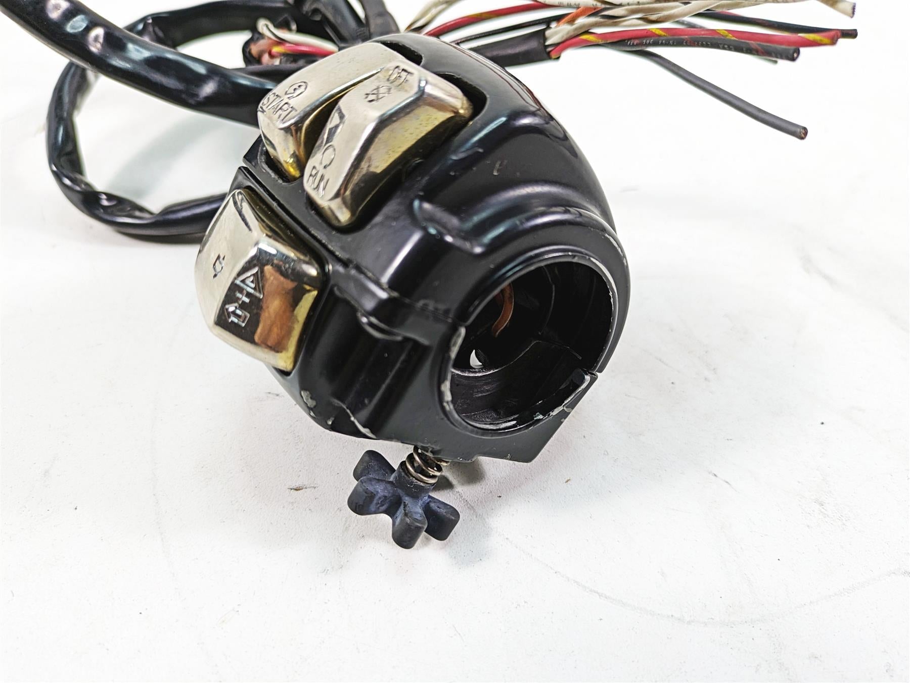 2009 Harley FXDC Dyna Super Glide Custom Right Hand Control Switch Read 71684-06 {{ shop.shopifyCountryName }} - Mototech271