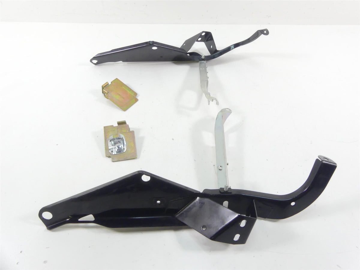 2007 Harley FLHTCU SE CVO Electra Glide Front Fairing Mount Holder Set 58478-96B {{ shop.shopifyCountryName }} - Mototech271