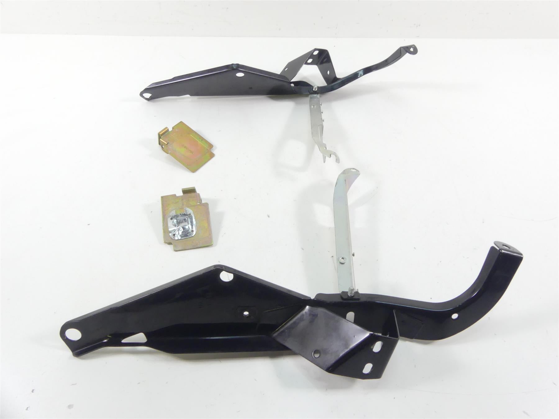 2007 Harley FLHTCU SE CVO Electra Glide Front Fairing Mount Holder Set 58478-96B {{ shop.shopifyCountryName }} - Mototech271