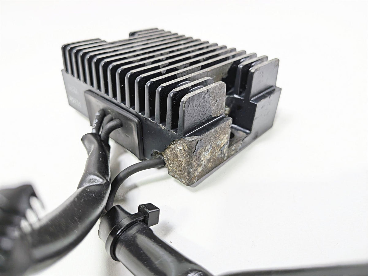 2006 Harley Sportster XL883 Low Rectifier Voltage Regulator 74523-04 {{ shop.shopifyCountryName }} - Mototech271