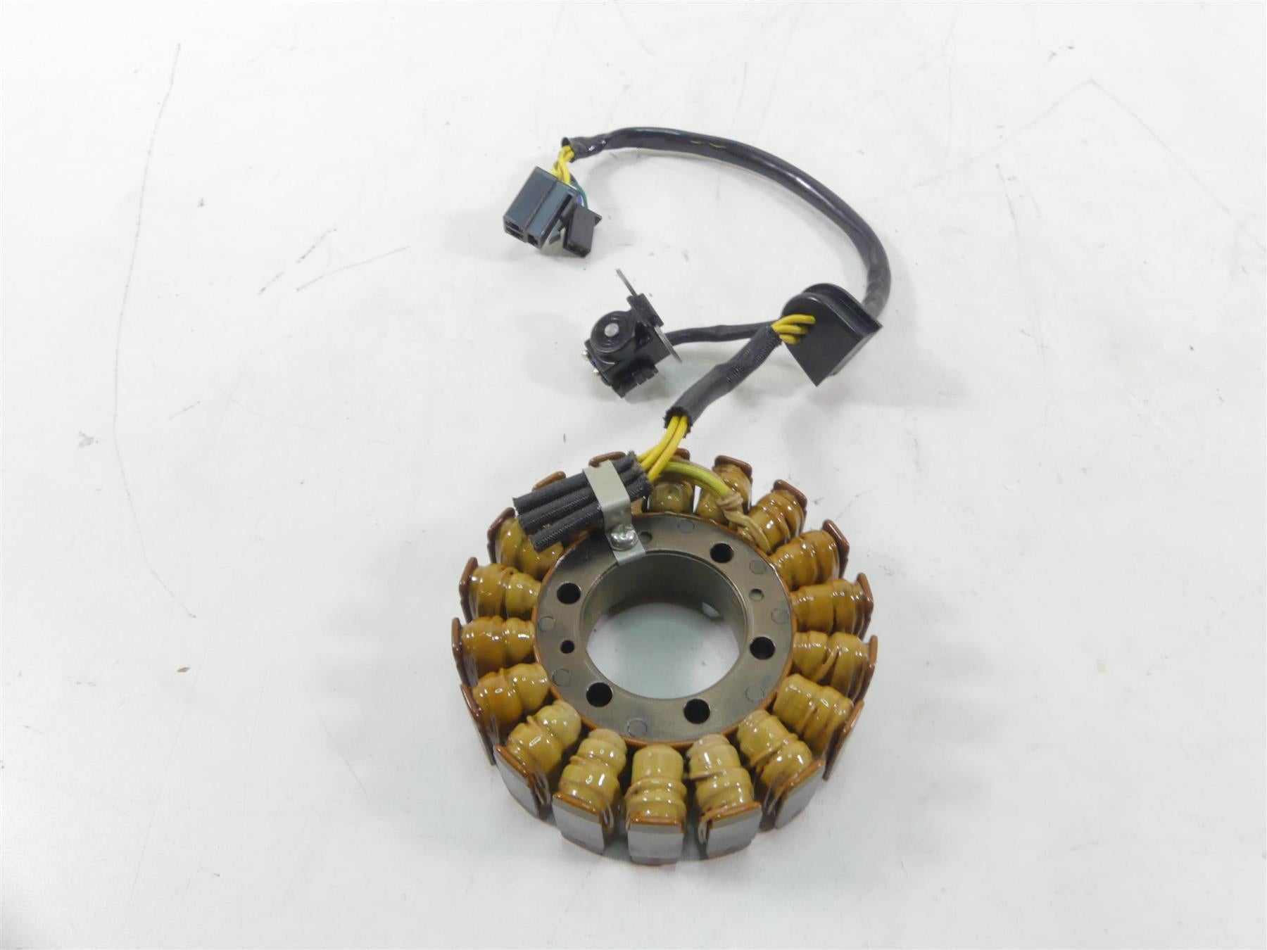 2020 Suzuki GSX1300 R Hayabusa Stator Alternator Magneto 32101-24F21 {{ shop.shopifyCountryName }} - Mototech271