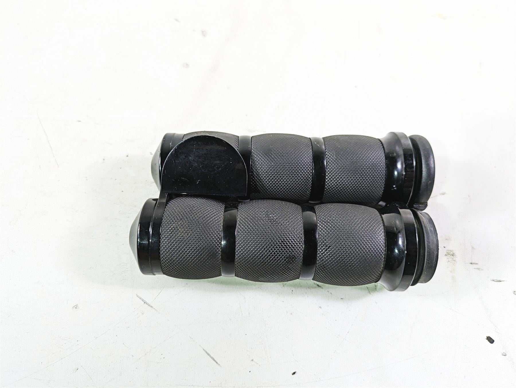 2017 Harley Touring FLTRXS Road Glide Avon Air Cushion Hand Grips AIR-90-AN-B-FL {{ shop.shopifyCountryName }} - Mototech271