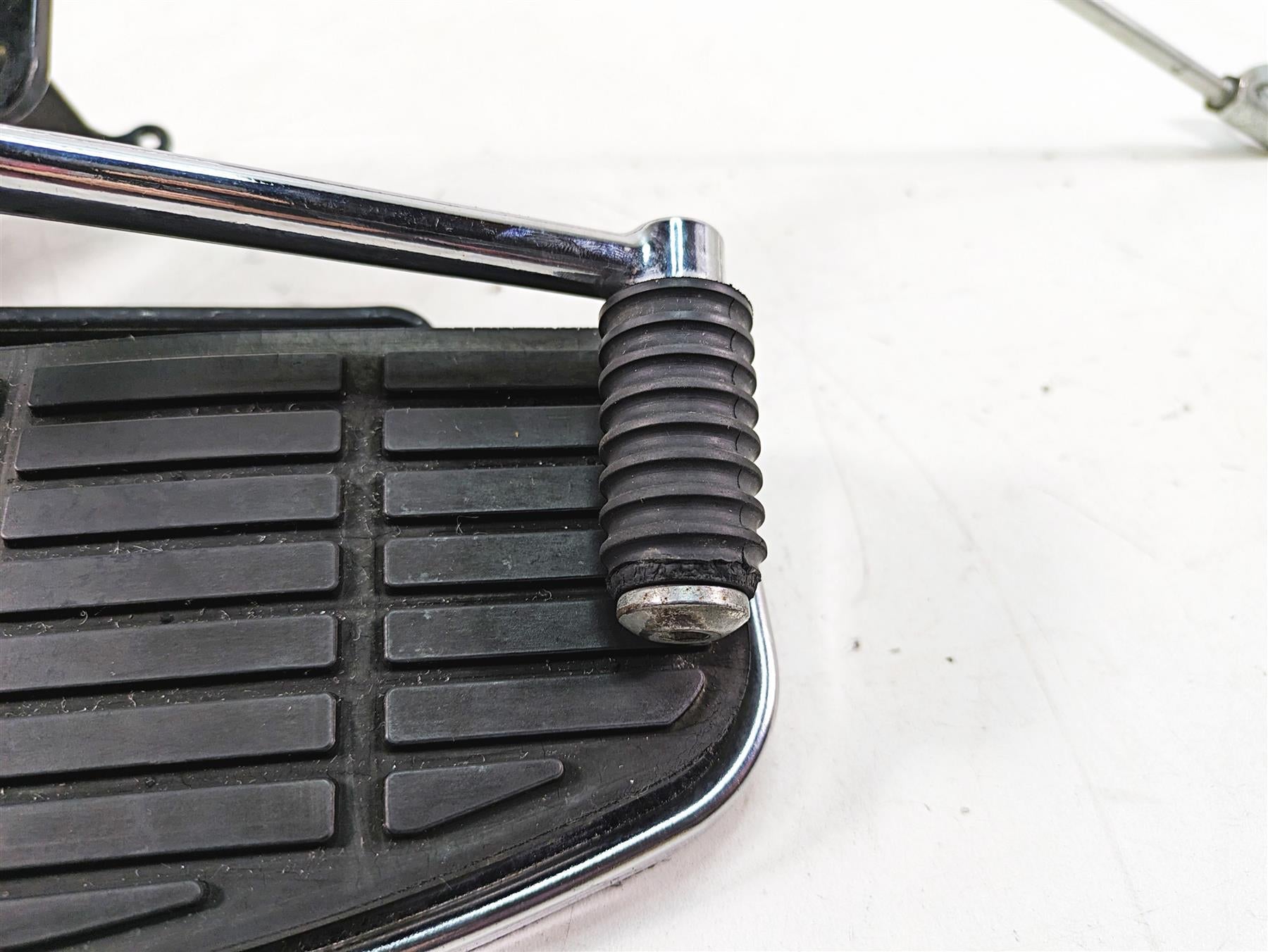 2013 Harley Softail FLSTFB Fat Boy Lo Left Front Floorboard Set -Read 33630-07A {{ shop.shopifyCountryName }} - Mototech271